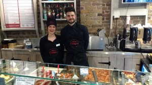 l'interno di Mr. Lasagna a Soho, uno dei migliori posti economici per mangiare a Londra